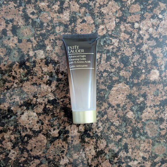 Estee Lauder cleanser - Picture 2 of 3